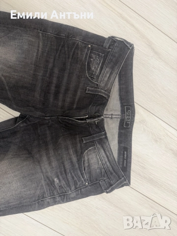 Дънки Guess размер 26-27, снимка 2 - Дънки - 56571588