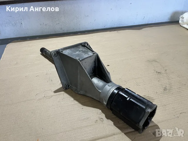Конзолата на дясната полуоска за BMW X5 E53 3.0d
