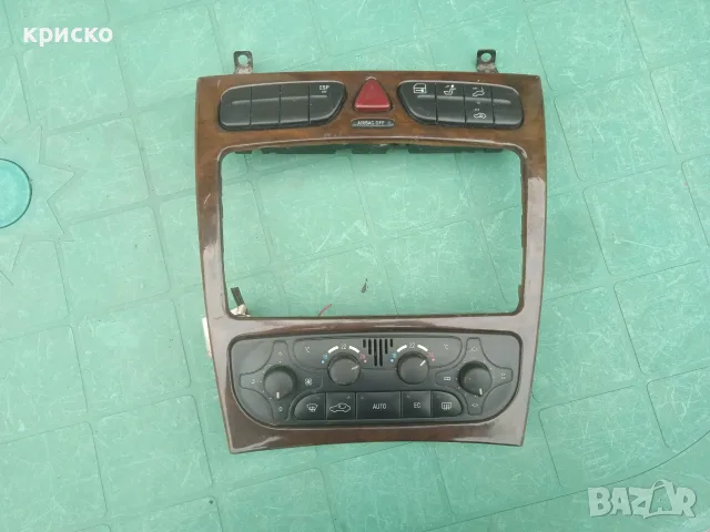 конзола мерцедес W203