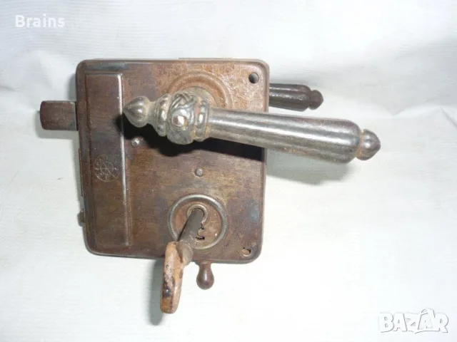 19 Век Антична Брава С Ключ CEF PATENT Декорирани Дръжки