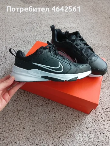 Дамски маратонки Nike , снимка 2 - Маратонки - 56721410