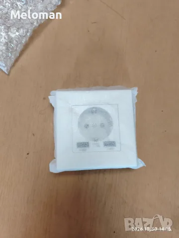Продавам нов контакт с два USB порта, снимка 2 - Ключове, контакти, щепсели - 56736885