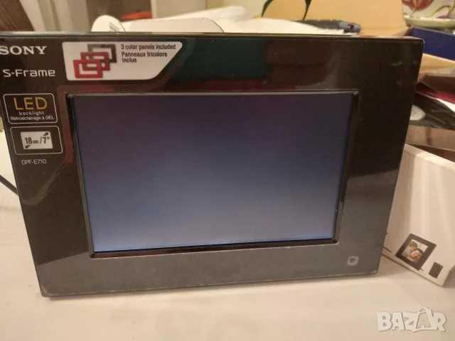 Цифрова фоторамка SONY DPF-E710, снимка 6 - Друга електроника - 56646837