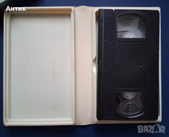 Видеокасета VHS Лавината / Иван Иванов, снимка 2 - Български филми - 56747063
