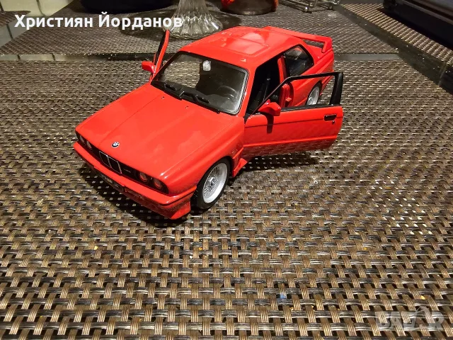 Метална количка в мащаб 1:24, снимка 4 - Коли, камиони, мотори, писти - 56709208