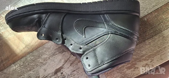Jordan 1 retro mid black , снимка 3 - Маратонки - 56645276