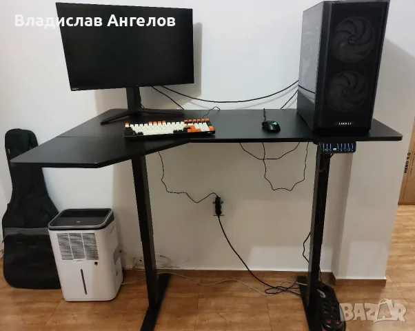 Гейминг бюро Huzaro Hero 9.0, снимка 4 - Бюра - 56617437