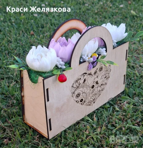 Дървена чантичка с цветя , снимка 3 - Подаръци за жени - 56555753