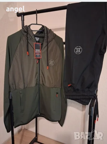 Спортен екип UNDER ARMOUR, снимка 5 - Спортни дрехи, екипи - 56566667