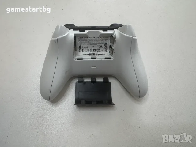 Безжичен контролер Microsoft - Robot White (Xbox One/Series S/X), снимка 2 - Аксесоари - 56697743