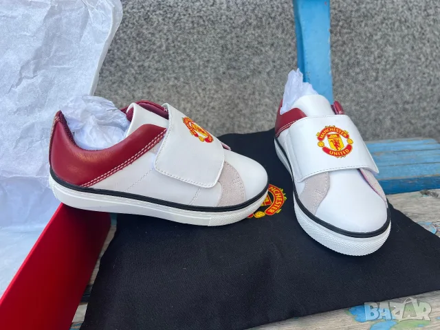 Детски маратонки Manchester United — номер 28