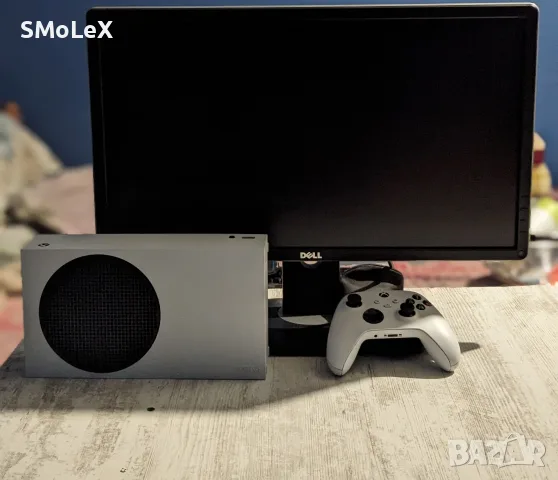 Продавам Xbox Series S 512GB + монитор Dell Full HD