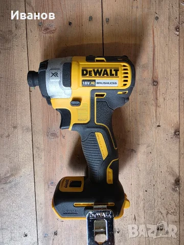 Импакт DeWalt DCF 887