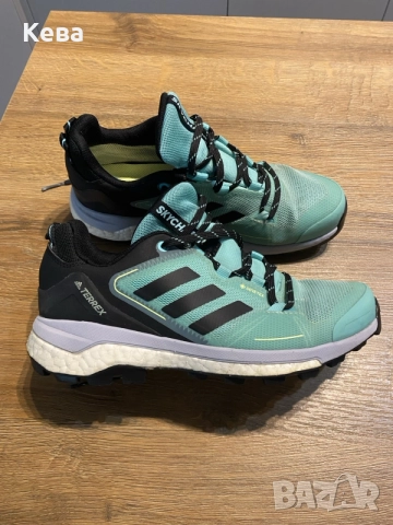 Туристически обувки Adidas, снимка 2 - Маратонки - 56583035