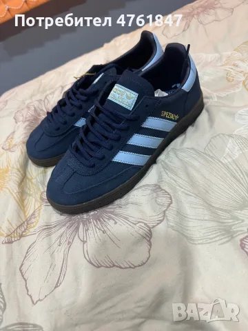 Adidas SPEZIAL . 