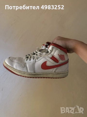 Продавам jordan1 red and white 
