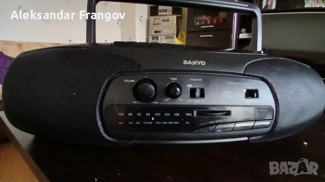 SANYO MCD - Z8F  радиокасетофон CD