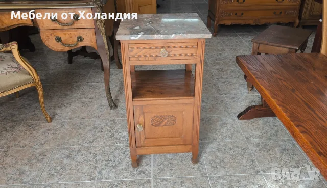 Дъбово антикварно шкафче с каменен плот