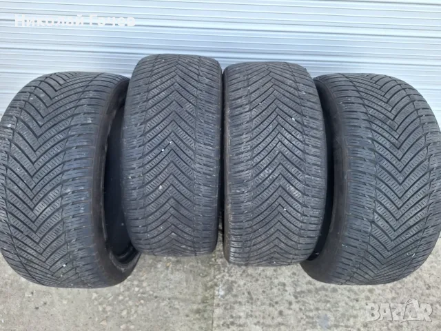 Продавам комплект 4 бр. Всесезонни гуми Tracmax 245/40/ZR18