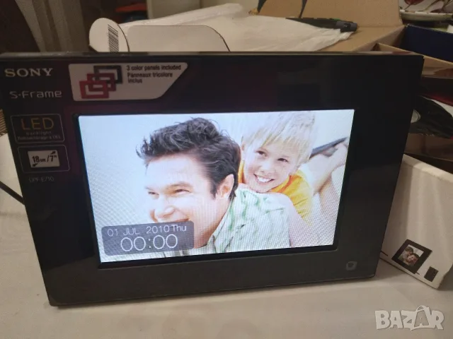 Цифрова фоторамка SONY DPF-E710, снимка 8 - Друга електроника - 56646837