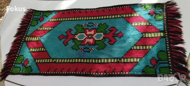 Ръчно тъкана малка черга килим за стена с фолклорни мотиви