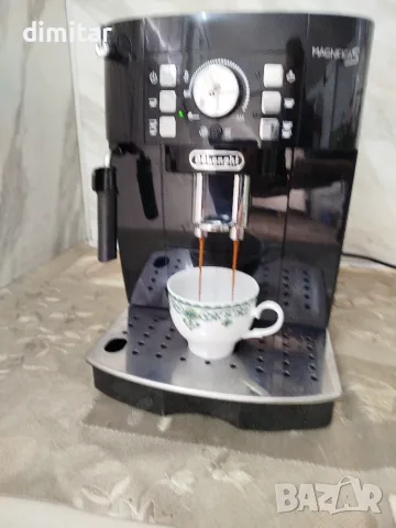 Кафе автомат DeLonghi Magnifica S , снимка 3 - Кафемашини - 56575144
