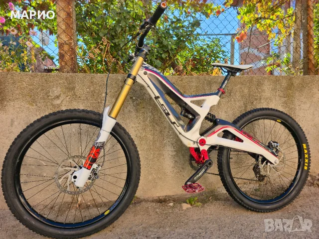 GT Fury Карбонов Като нов 26 цола Fox 40 Kashima XTR Shimano спирачки  Downhill велосипед 1х10  X9 S