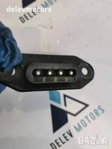 Контакти за врата 4-пинова букса; фланец с два монтажни отвора за Ford Transit Courier 1.5 TDCI