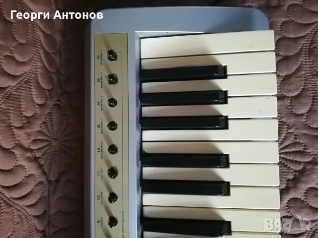 Миди Клавиатура M-Audio Evolutiom MK361C, снимка 6 - Пиана - 56583326