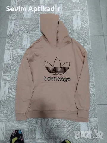 Суитчърт Balenciaga , снимка 2 - Суичъри - 56745788