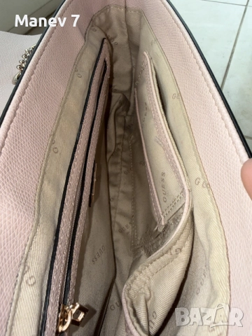 Дамска чанта Guess, снимка 3 - Чанти - 56610558