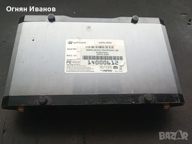 wePresent WiPG-2000 Wireless Interactive Presentation System HDMI no antennas, снимка 2 - Мрежови адаптери - 56735002