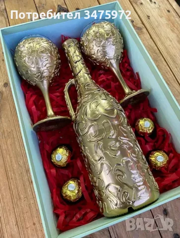 Ръчно декориран подаръчен комплект-Бутилка италианско вино  с 2 чаши 🥂
