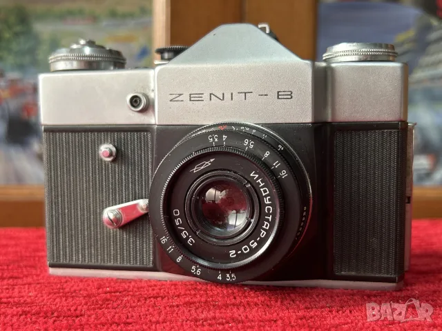 фотоапарат Zenit B + обектив индустар 50-2 - Перфектни
