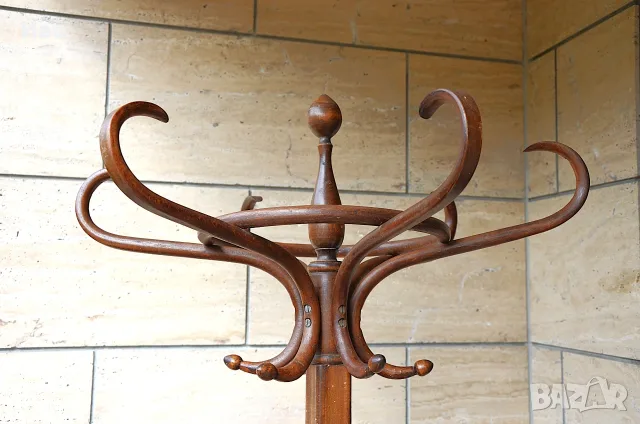 Красива и ефектна Виенска закачалка стил Thonet