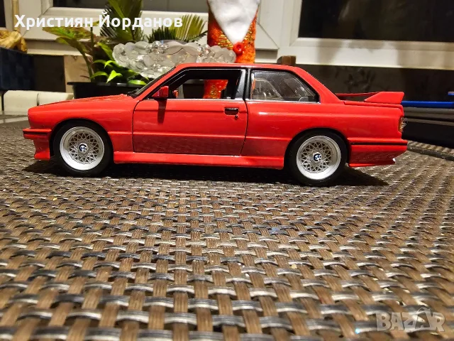 Метална количка в мащаб 1:24, снимка 3 - Коли, камиони, мотори, писти - 56709208