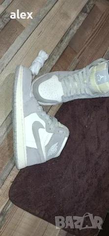 Nike Jordan 1 mid grey, снимка 2 - Маратонки - 56645239