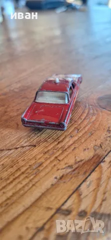 Моделче Lesney Ford Fairlane , снимка 4 - Колекции - 56636510