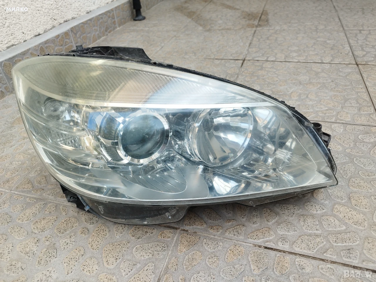 Десен фар за mercedes w204, снимка 1