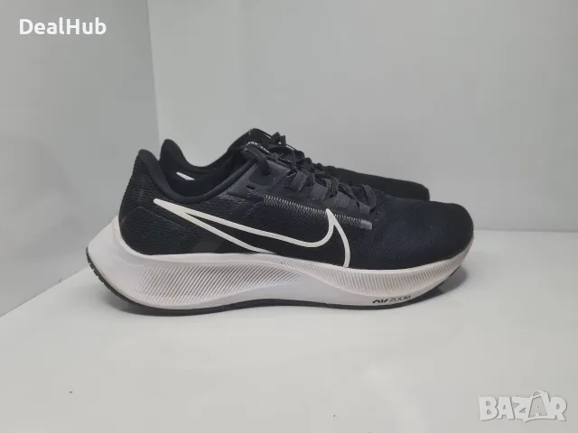Маратонки Nike Pegasus 38

Носени,но в отлично състояние. 

Размер 42 стелка 26.5 см.

Цена 40 евр