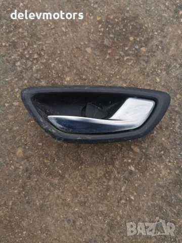 826725403R Вътрешна дръжка за дясна задна врата Renault Хромирана ръкохватка, черна декоративна