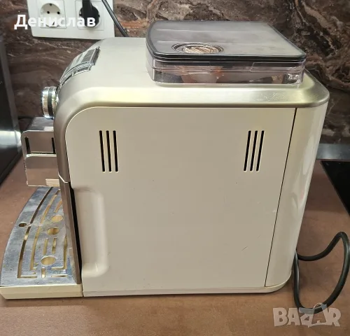 Кафеавтомат / Кафемашина  Saeco Syntia , снимка 4 - Кафемашини - 56729653