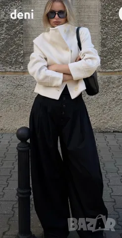Дамко късо палто Bershka, снимка 4 - Палта, манта - 56700893