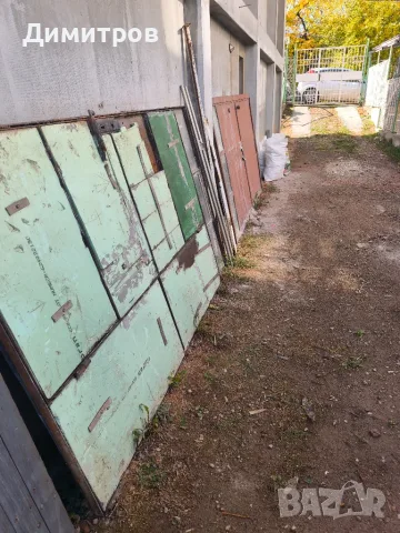 Метална гаражна врата 