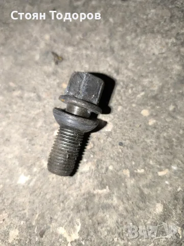 секретни болтове за джанти Audi VW, снимка 3 - Части - 56661420