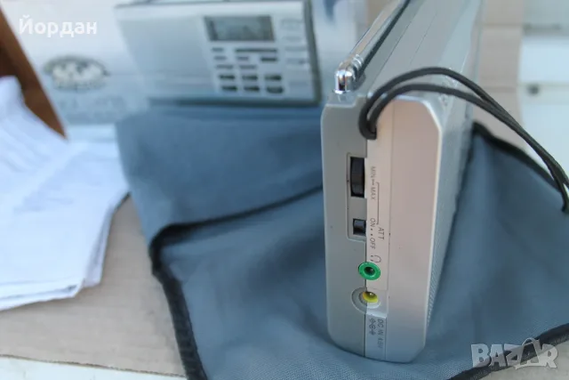 Радио ''Sony ICF-SW35'', снимка 7 - Радиокасетофони, транзистори - 56740859