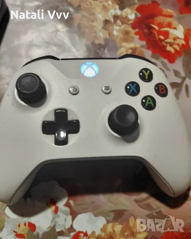 Оригинален безжичен контролер Xbox One Wireless Controller (Бял) и (черен)– Отлично състояние