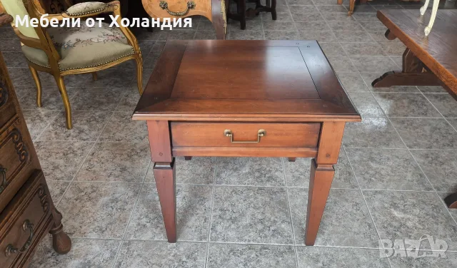 Квадратна холна масичка
