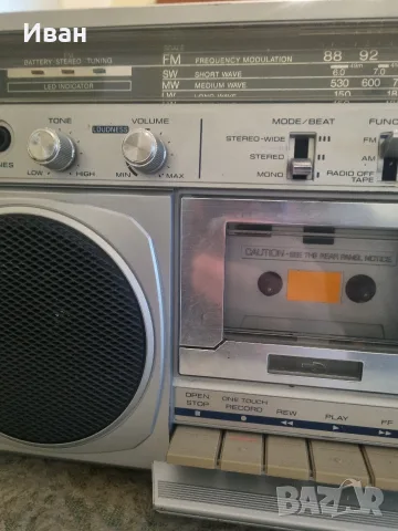 Японски Стерео касетофон TOSHIBA RT-100S, снимка 3 - Радиокасетофони, транзистори - 56662786