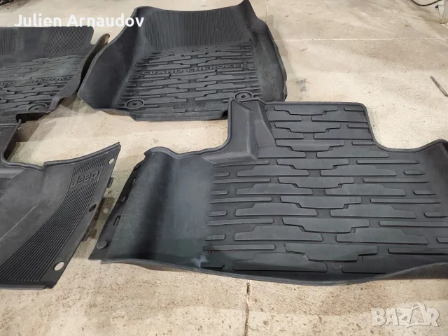 Оригинални стелки Jeep Grand Cherokee , снимка 5 - Аксесоари и консумативи - 56722132